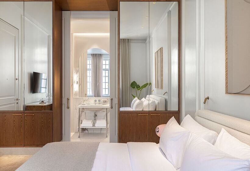 디럭스 룸, The Dolli At Acropolis, A Hotel To Live