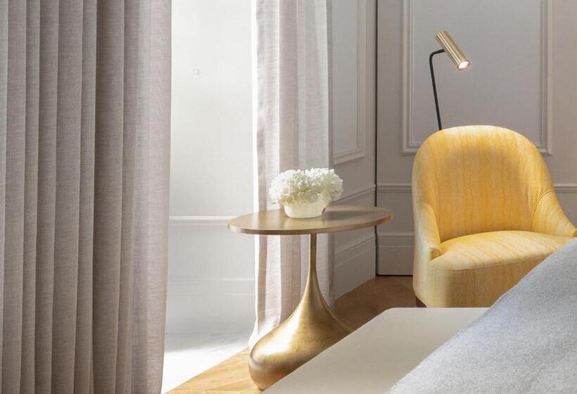 패밀리 아파트, The Dolli At Acropolis, A Hotel To Live
