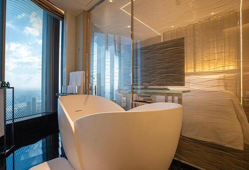 سوئیت با چشم‌انداز رودخانه, J Hotel, Shanghai Tower   Above All Else, Overlooking The Bund