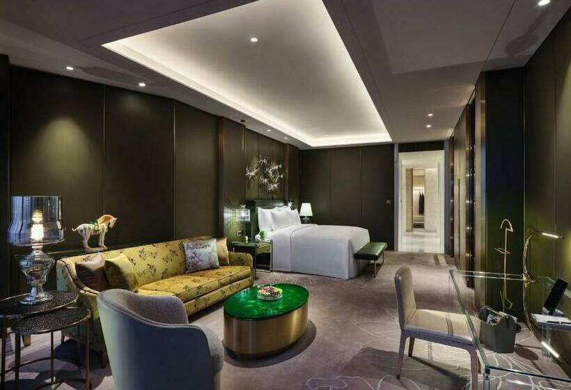 اتاق استاندارد با تخت بزرگ, J Hotel, Shanghai Tower   Above All Else, Overlooking The Bund