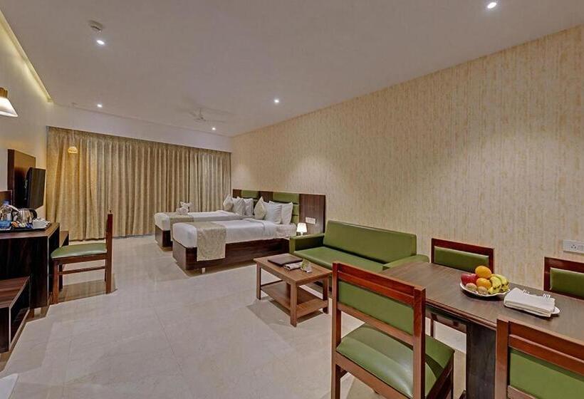 اتاق لوکس, Guruprerna Beacon Resort Dwarka