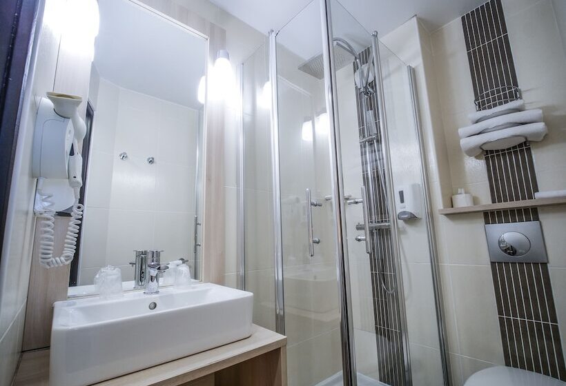 Семейный Номер, Hôtel Inn Design Resto Novo Alençon