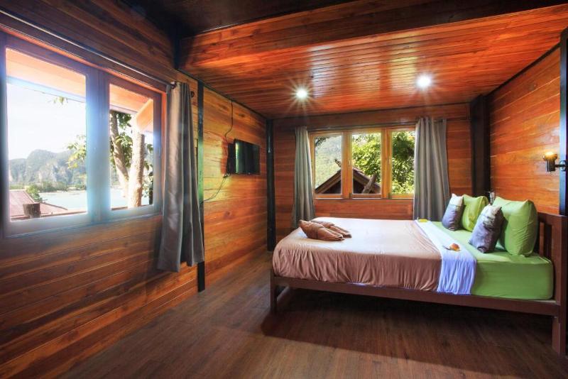 Бунгало Deluxe, The Cobble Beach Hotel  Phi Phi Island