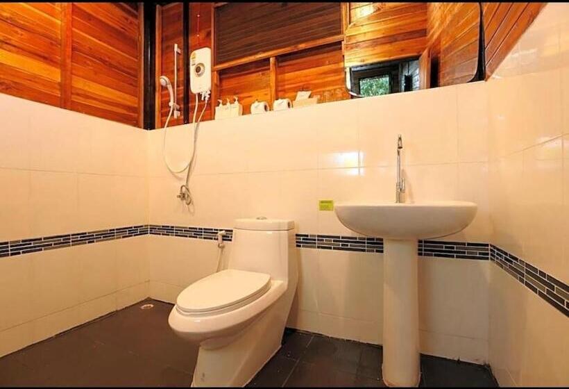 Номер Стандарт Трехместный, The Cobble Beach Hotel  Phi Phi Island