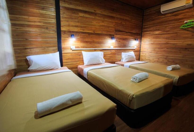 Номер Стандарт Трехместный, The Cobble Beach Hotel  Phi Phi Island