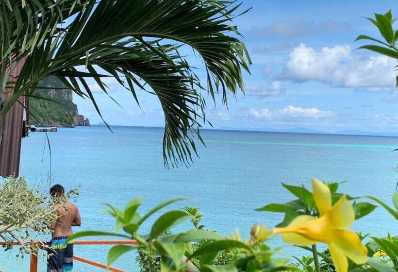 Бунгало Deluxe, The Cobble Beach Hotel  Phi Phi Island