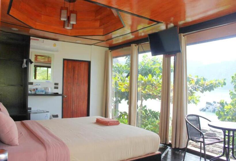 Бунгало Deluxe, The Cobble Beach Hotel  Phi Phi Island