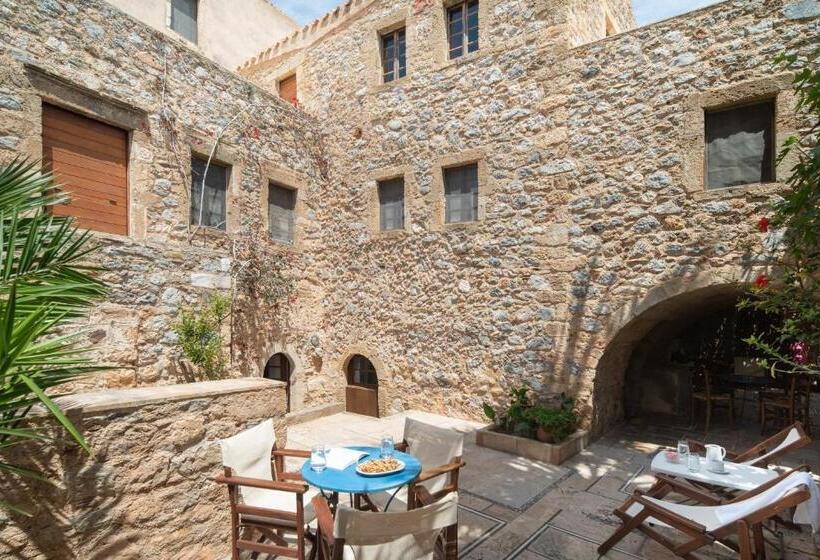 Полулюкс Вид на Сад, Menexes Suites Monemvasia