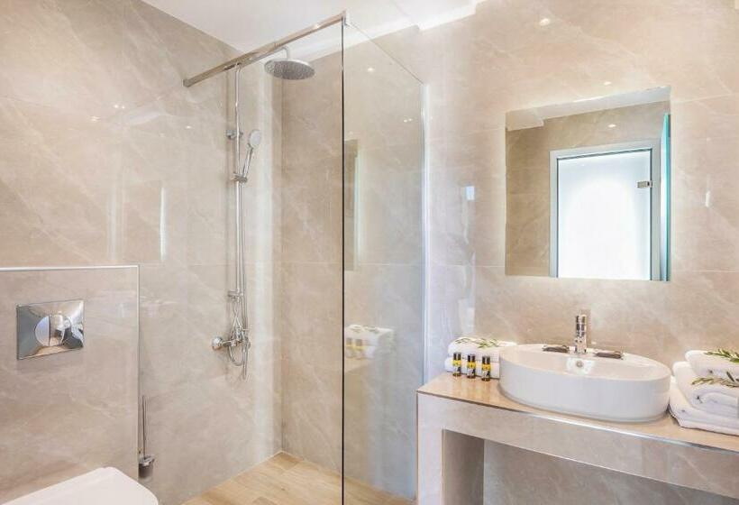 Трехместный Номер Стандарт Вид на Сад, Alexmare Hotel Fourka