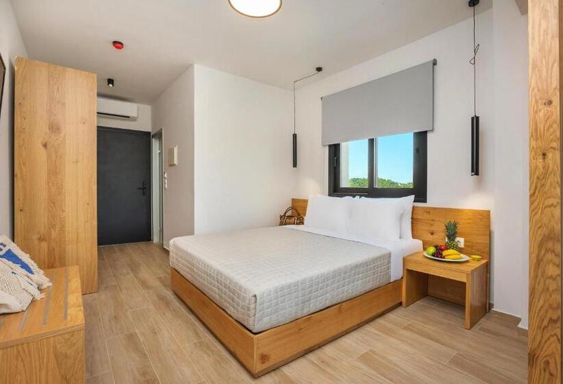 Трехместный Номер Стандарт Вид на Сад, Alexmare Hotel Fourka