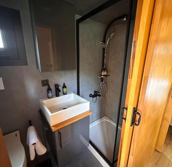 패밀리 방갈로, Arietes Marmont Resort