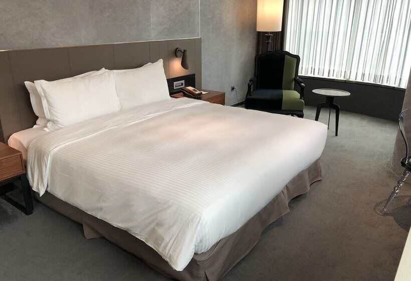 اتاق لوکس, Check Inn Taipei Nanjing
