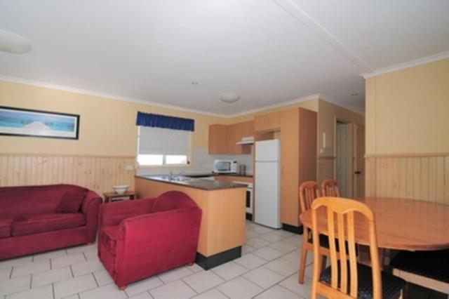 Дом 3 Спальни, Kendalls Beach Holiday Park