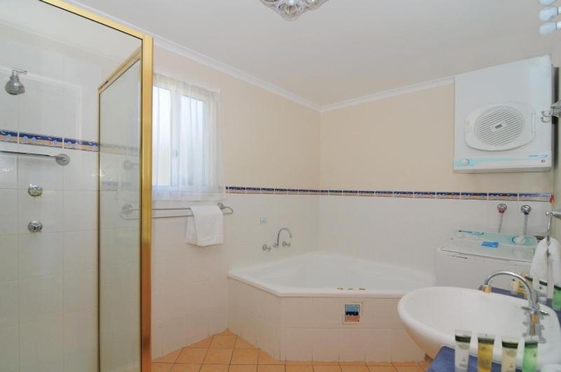 Дом 2 Спальни, Kendalls Beach Holiday Park