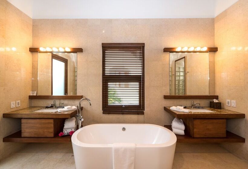 ویلای 2 خوابه با چشم‌انداز دریا, Las Verandas Hotel & Villas