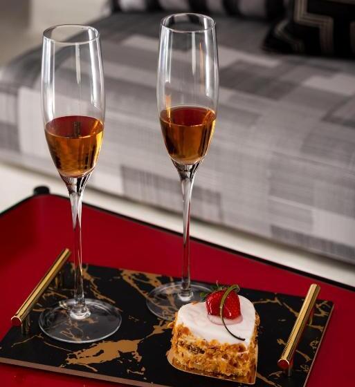자쿠지 스위트, Saint Sin Suites  Adults Only