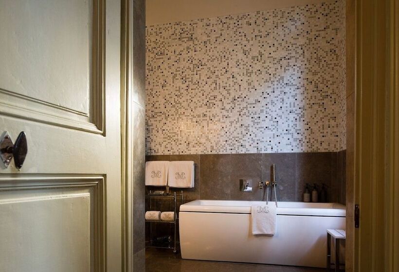 Номер Superior, La Maison D'uzès Relais & Châteaux
