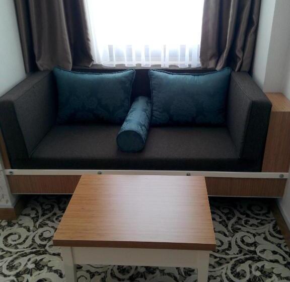 Номер Стандарт, Malahit Exclusive City