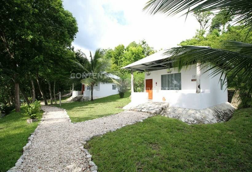 بانگلوی لوکس, Maya Zacpetén Jungle Lodge