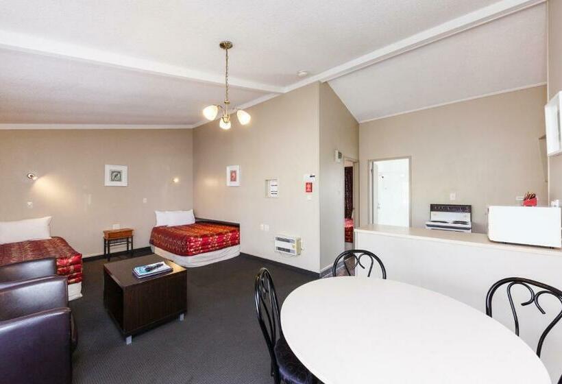 Семейные Апартаменты, Manfeild Park Motel