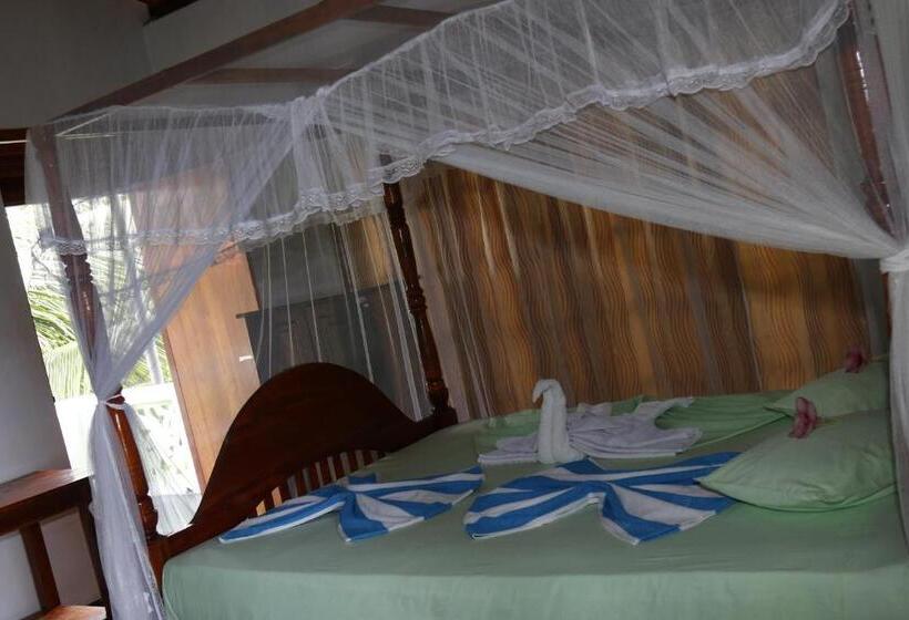 Номер Deluxe Вид на Море с Балконом, Beach Lagoon Guesthouse