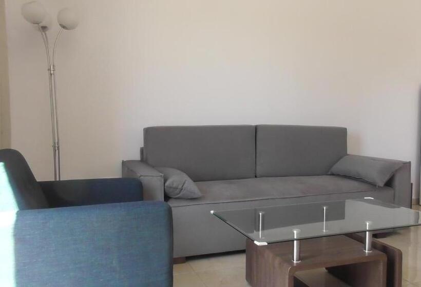 بانگلوی استاندارد, Bella Rosa Hotel Cyprus
