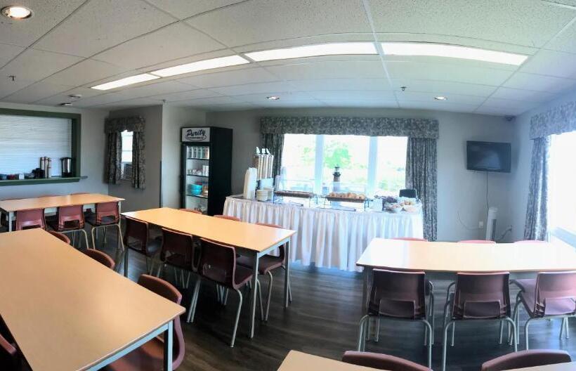 ２ベッドルームアパートメント, Glendenning Hall At Holland College