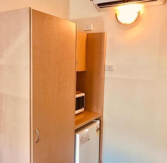 Номер Стандарт, Westside Motor Inn