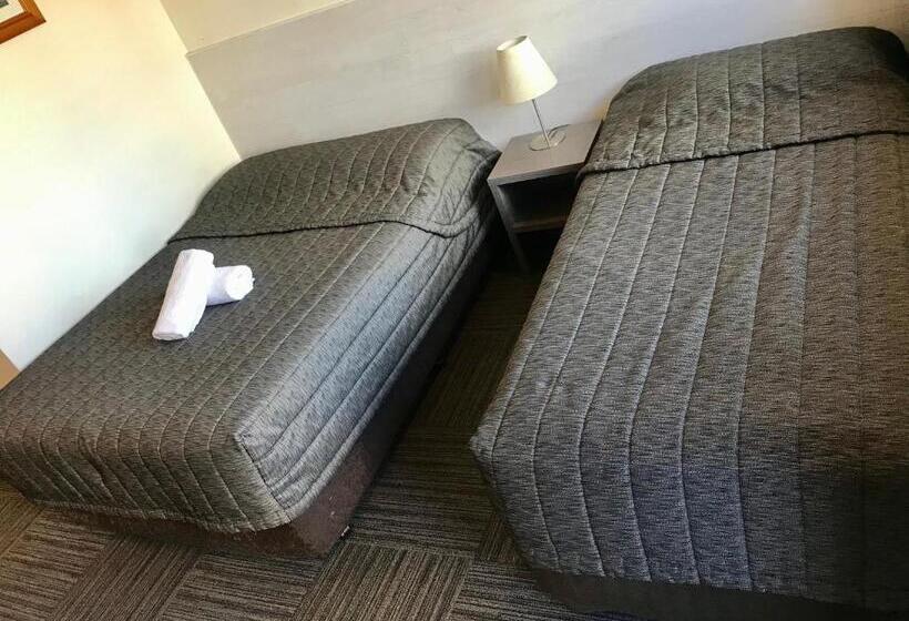 Номер Стандарт, Westside Motor Inn