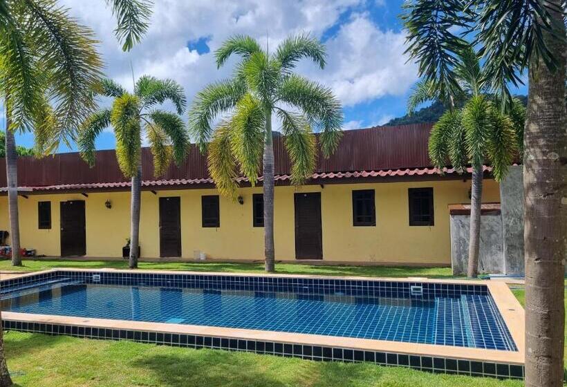 舒适三人间, Aonang 3 Monkeys Pool Resort