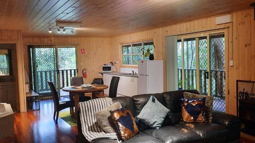 Бунгало Стандарт Вид на Сад, Treetops Montville