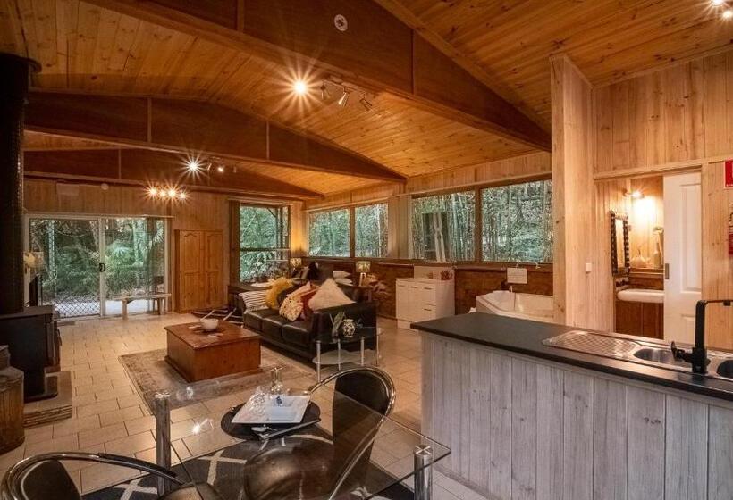 Бунгало Стандарт, Treetops Montville