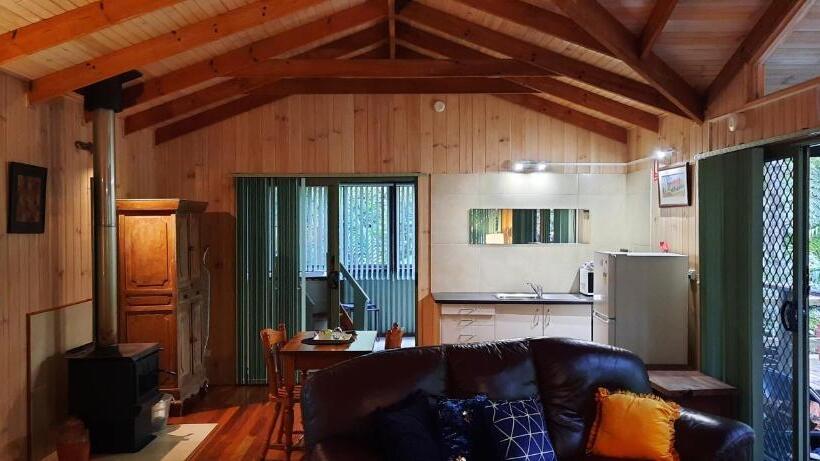 Студио Стандарт Вид на Сад, Treetops Montville