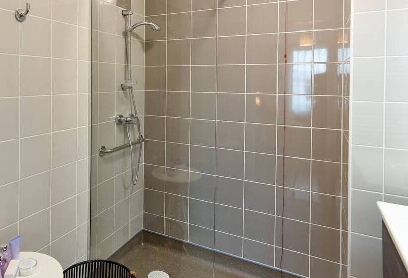 Студия Стандарт, Zenao Appart Hôtels Montreuil