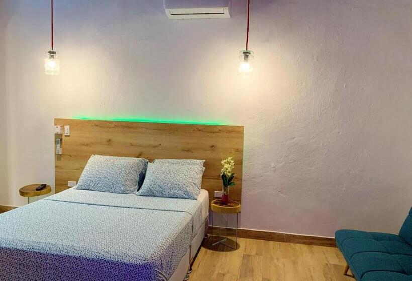 Люкс Повышенной Комфортности, Comunidad Calle 13 Hotel Boutique