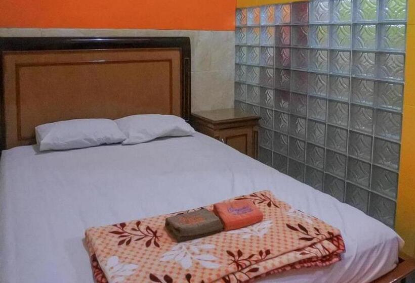 اتاق استاندارد, Homestay Gayatri Sawojajar Near Univ Negeri Malang Kampus 2 Mitra Reddoorz