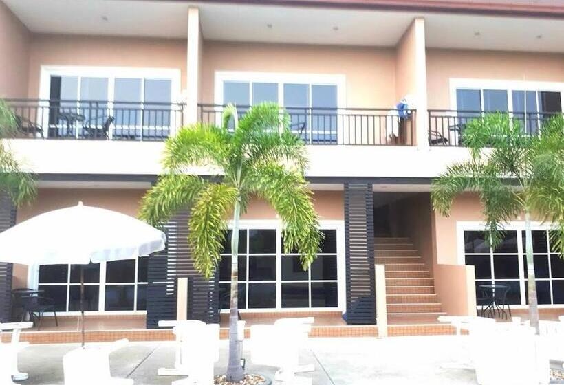 Номер Deluxe с Балконом, 4 Palms Resort