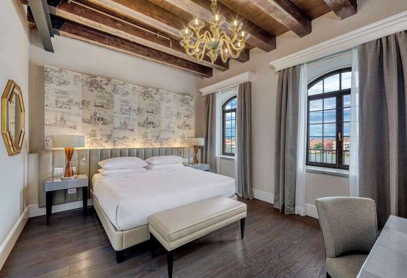 Suite mit Ausblick, Conrad Manila