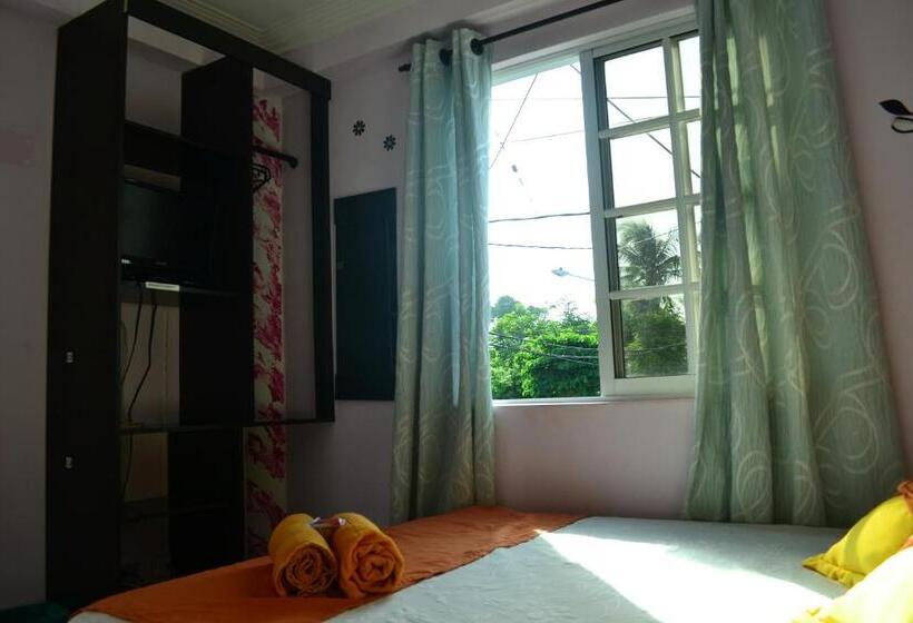 经济型三人房间, Hostel Stingray