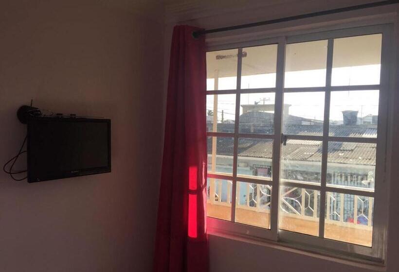 经济房, Hostel Stingray