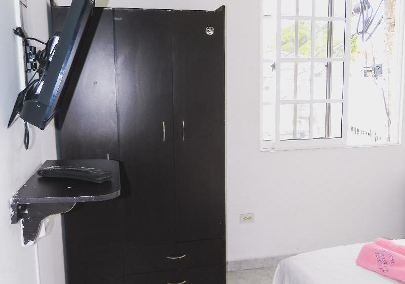 带2个卧室的公寓, Hostel Stingray