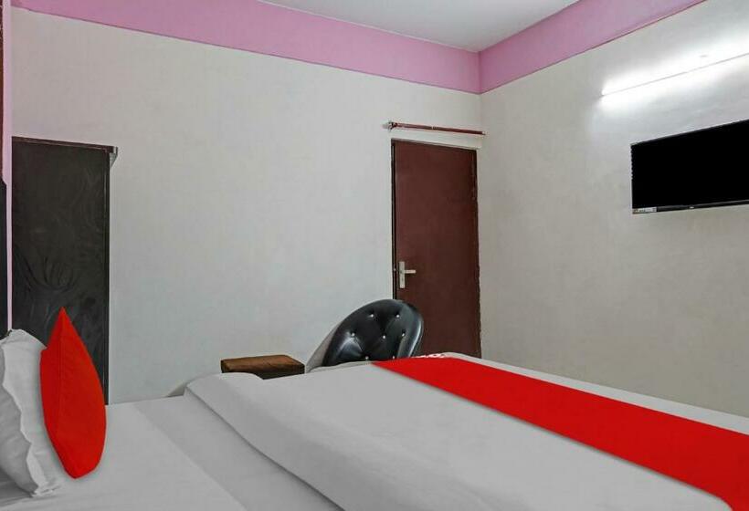 Трехместный Номер Классика, Oyo Flagship 81142  Town Palace