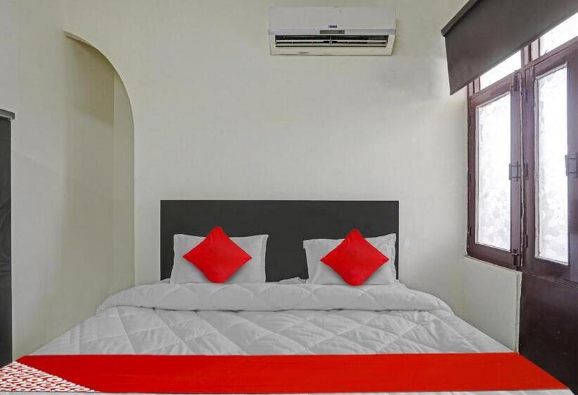 Трехместный Номер Классика, Oyo Flagship 81142  Town Palace