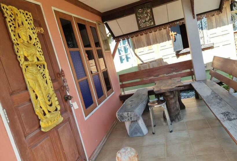 Четырехместный Номер Стандарт Вид на Море, Hello Sichang Bungalow
