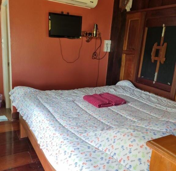 Номер Deluxe Вид на Море с Балконом, Hello Sichang Bungalow