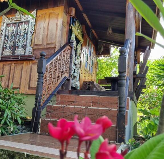 Номер Deluxe Вид на Море с Балконом, Hello Sichang Bungalow