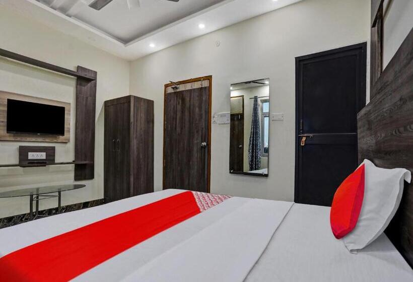 اتاق کلاسیک سه تخته, Oyo Flagship 80984  Siddhi Vinayak
