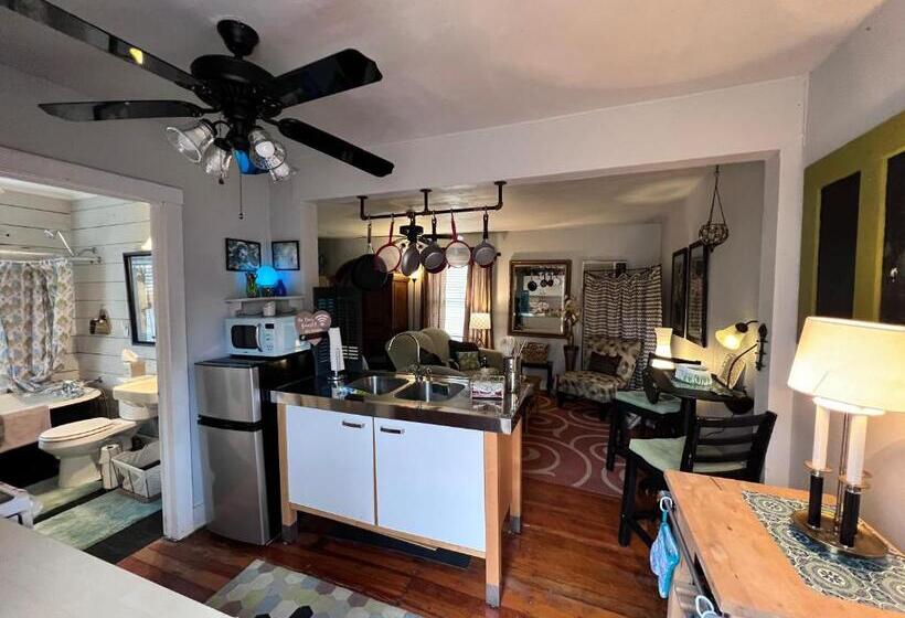 Студия Стандарт, The Coziest Cottage In Waxahachie
