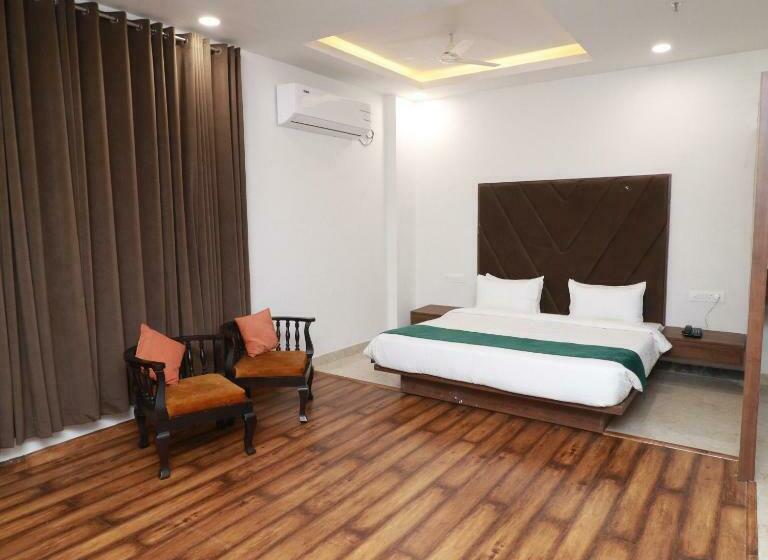 Номер Deluxe, 7 Vachan Lawns And Banquet