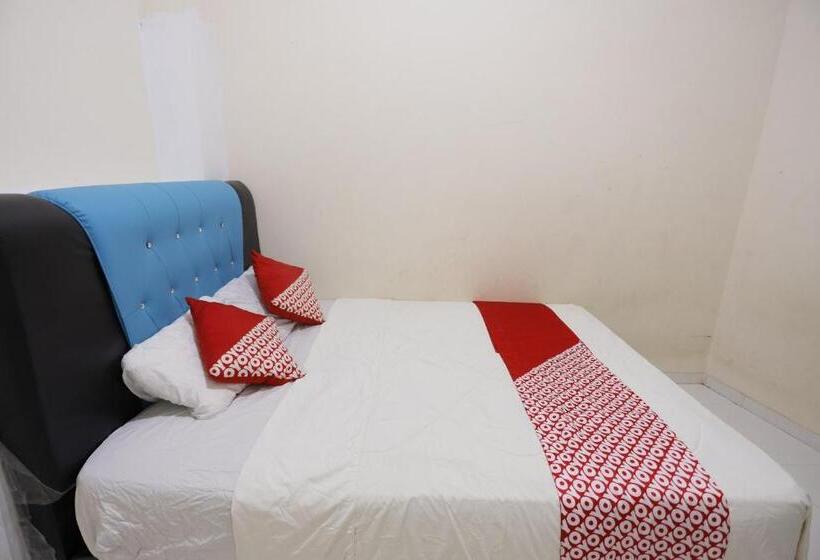 带大床的标准间, Oyo 92261 Aulia Homestay Syariah
